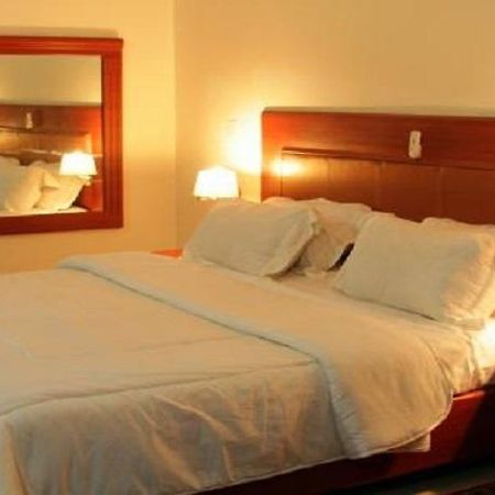 Golden Tulip Warri Airport Hotel Effurun Exterior photo